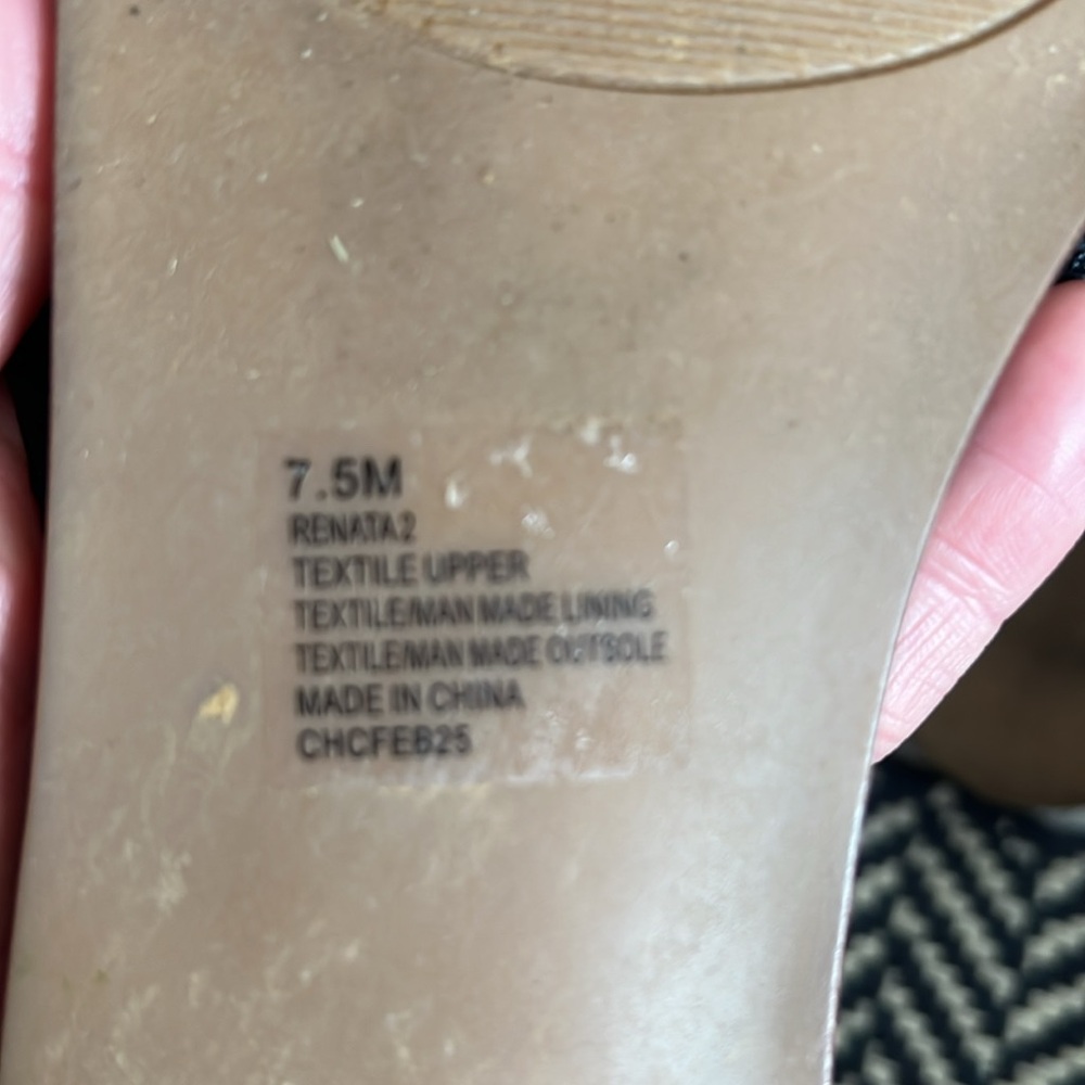 Black slip on sandals - Picture 5 of 6